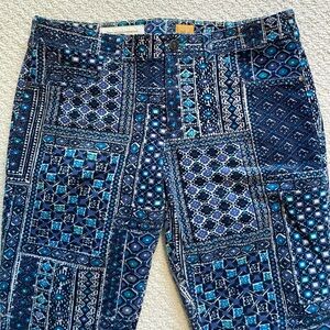 Anthropologie Pilcro serif blue printed corduroy low rise skinny pants